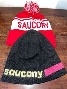 2-Saucony marathon Red Thermal Running & Black Pink Stripe Knit beanie hat Cap
